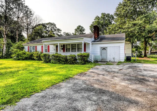 Photo 3 of Single family home for sale at 111 Pineview St, Havelock, NC 28532 | MLS# 100593576 | Listing updated on 2026-10-02