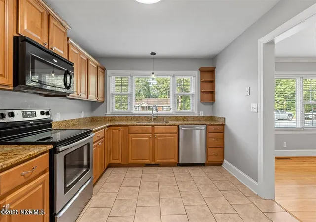 Photo 3 of Single family home for sale at 1104 N Overlook Dr, Greenville, NC 27858 | MLS# 100593292 | Listing updated on 2026-10-06
