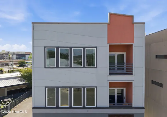 Photo 2 of Condo for sale at 314 Davis St #Unit 301, Wilmington, NC 28401 | MLS# 100598093 | Listing updated on 2026-08-21