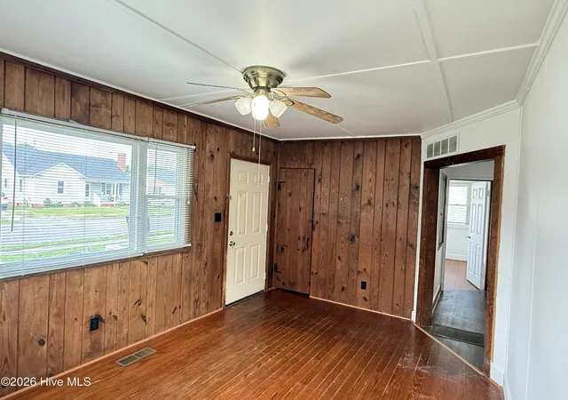 Photo 2 of Single family home for sale at 1011 Maple St, Elizabeth City, NC 27909 | MLS# 100599018 | Listing updated on 2026-09-13