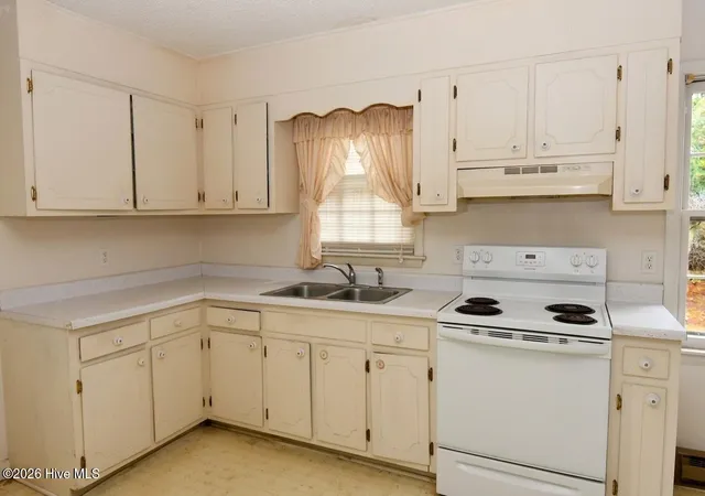 Photo 2 of Single family home for sale at 2554 Vernon Ave, Winterville, NC 28590 | MLS# 100594015 | Listing updated on 2026-09-03