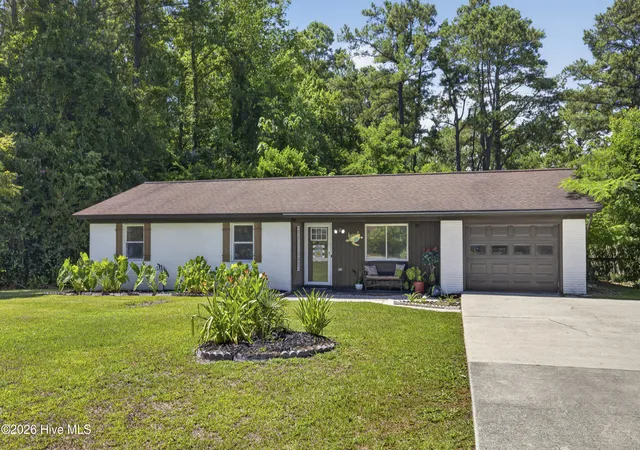 Photo 3 of Single family home for sale at 304 Millhouse Rd, Castle Hayne, NC 28429 | MLS# 100589452 | Listing updated on 2026-08-25