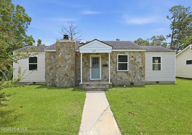 Photo 1 of Single family home for sale at 325 Miller Blvd, Havelock, NC 28532 | MLS# 100589624 | Listing updated on 2026-08-25