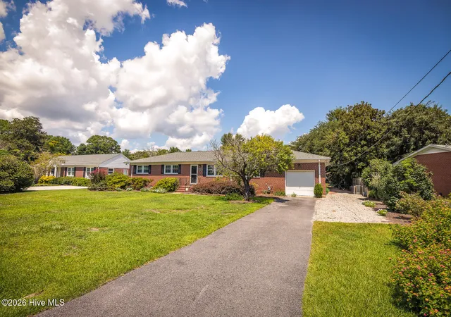 Photo 3 of Single family home for sale at 3851 Sylvan Dr, Wilmington, NC 28403 | MLS# 100597798 | Listing updated on 2026-09-17