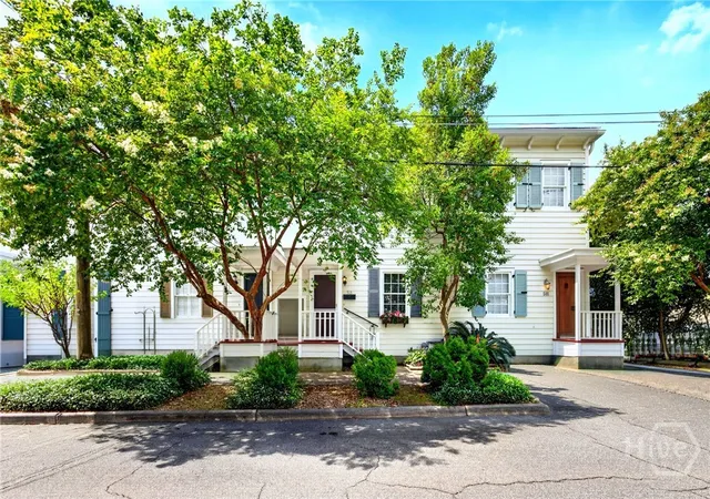 Photo 2 of Townhouse for sale at 513 E Gordon St, Savannah, GA 31401 | MLS# SA360792 | Listing updated on 2026-09-16