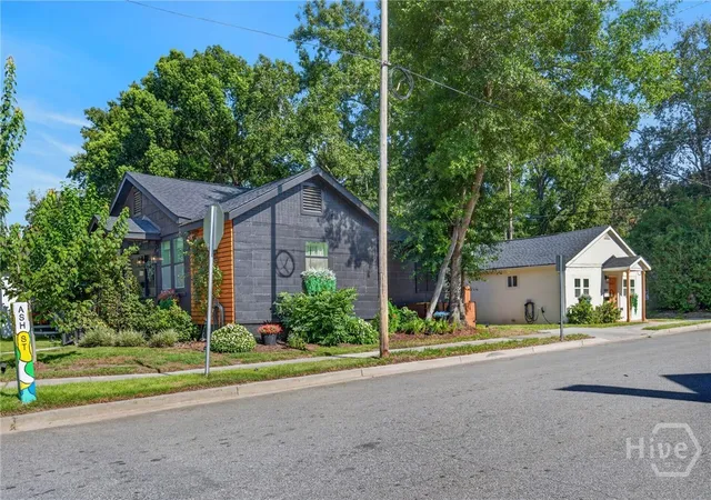 Photo 2 of Multi family home for sale at 1332 E 39th & 2205 Ash St, Savannah, GA 31404 | MLS# SA363197 | Listing updated on 2026-09-10