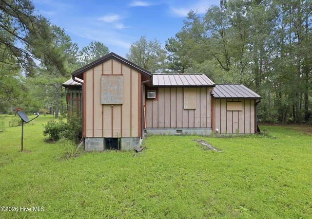 Photo 3 of Single family home for sale at 301 Seawell Farm Rd, Bayboro, NC 28515 | MLS# 100599246 | Listing updated on 2026-08-30