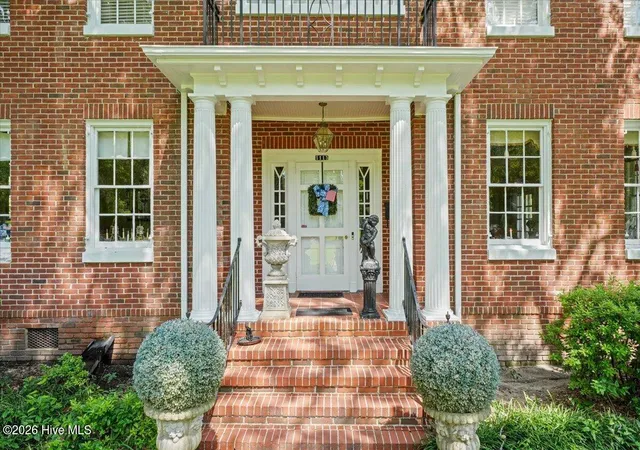 Photo 3 of Single family home for sale at 1115 College St, Kinston, NC 28501 | MLS# 100594122 | Listing updated on 2026-08-19
