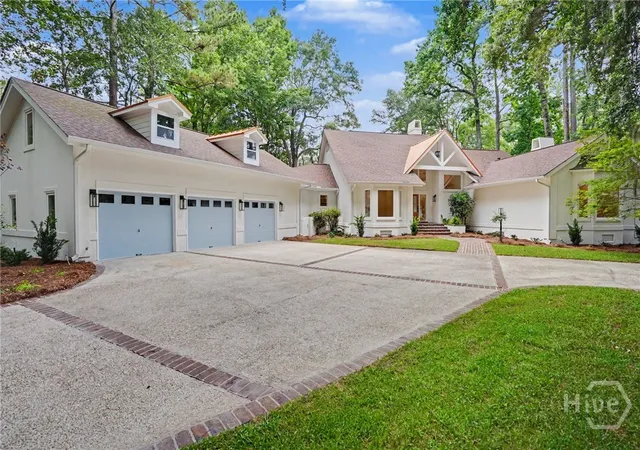 Photo 1 of Single family home for sale at 6 Hardwicke Ln, Savannah, GA 31411 | MLS# SA360943 | Listing updated on 2026-09-06