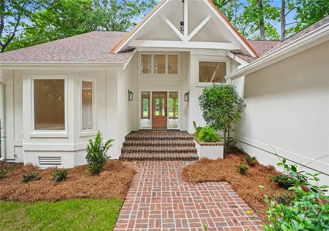 Photo 3 of Single family home for sale at 6 Hardwicke Ln, Savannah, GA 31411 | MLS# SA360943 | Listing updated on 2026-09-06