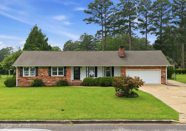Photo 1 of Single family home for sale at 206 Ellison Dr, Washington, NC 27889 | MLS# 100591258 | Listing updated on 2026-09-11