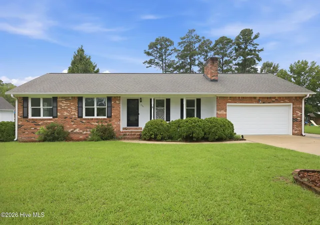 Photo 2 of Single family home for sale at 206 Ellison Dr, Washington, NC 27889 | MLS# 100591258 | Listing updated on 2026-09-11