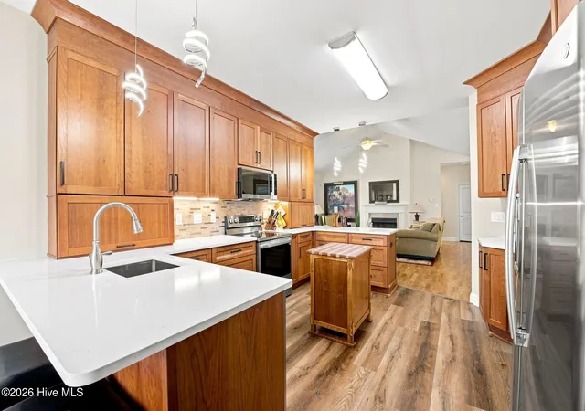 Photo 2 of Single family home for sale at 116 Frost Ct, New Bern, NC 28560 | MLS# 100593178 | Listing updated on 2026-09-18