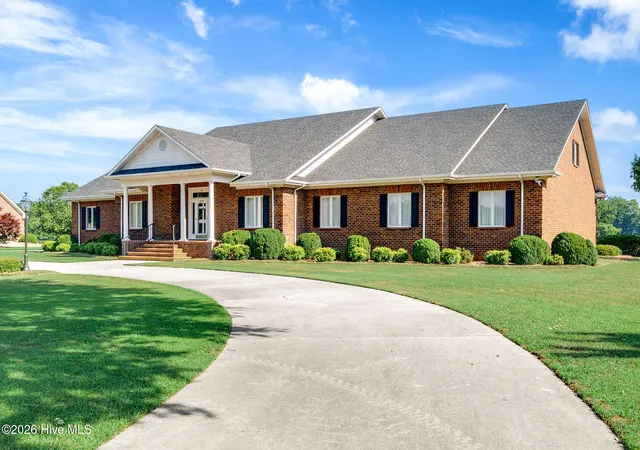 Photo 2 of Single family home for sale at 506 Lake Shore Dr, Warsaw, NC 28398 | MLS# 100598420 | Listing updated on 2026-08-24