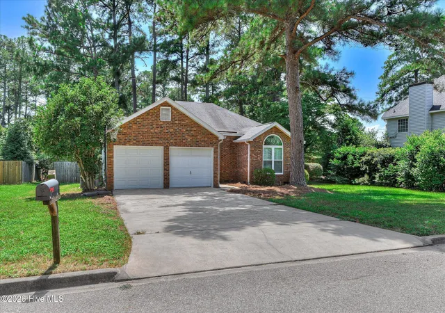 Photo 3 of Single family home for sale at 625 Flatwood Ct, North Augusta, SC 29860 | MLS# 100597904 | Listing updated on 2026-09-28