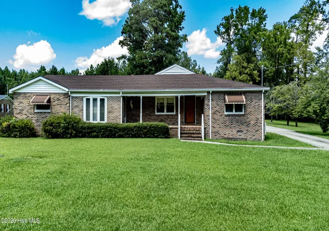 Photo 3 of Single family home for sale at 400 W Barnhill St, Everetts, NC 27825 | MLS# 100598902 | Listing updated on 2026-09-06