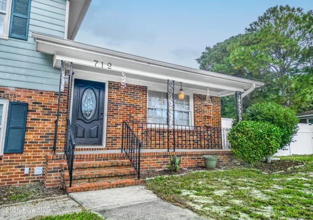 Photo 2 of Single family home for sale at 712 Yulan Dr, Wilmington, NC 28412 | MLS# 100599480 | Listing updated on 2026-08-31