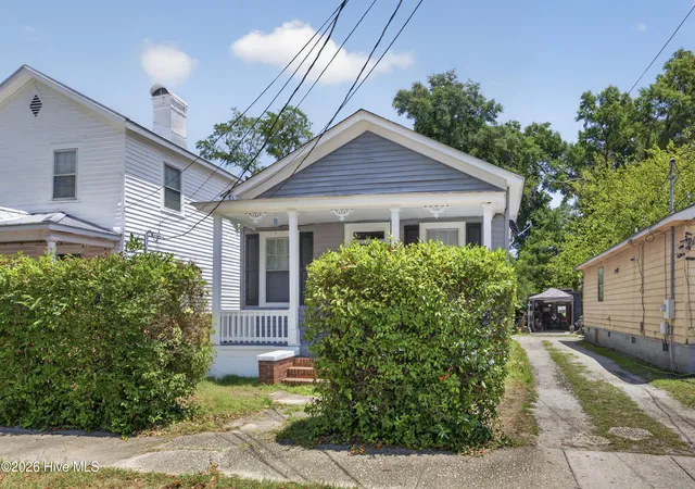 Photo 4 of Single family home for sale at 312 Mcrae St, Wilmington, NC 28401 | MLS# 100590081 | Listing updated on 2026-09-09