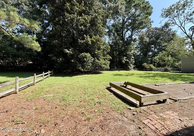 Photo 2 of Single family home for sale at 216 Rockledge Rd, New Bern, NC 28562 | MLS# 100594799 | Listing updated on 2026-10-27