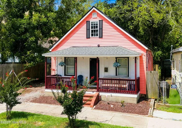Photo 3 of Single family home for sale at 1303 Ann St, Wilmington, NC 28401 | MLS# 100598798 | Listing updated on 2026-09-15