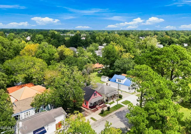 Photo 4 of Single family home for sale at 1303 Ann St, Wilmington, NC 28401 | MLS# 100598798 | Listing updated on 2026-09-15