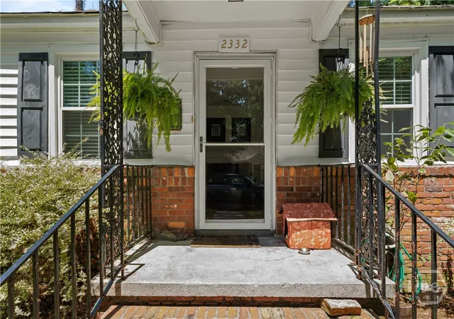 Photo 3 of Single family home for sale at 2332 E 41st St, Savannah, GA 31404 | MLS# SA362334 | Listing updated on 2026-09-13