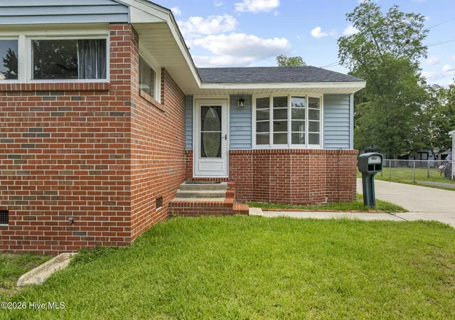 Photo 2 of Single family home for sale at 502 Jarman St, Jacksonville, NC 28540 | MLS# 100590597 | Listing updated on 2026-10-08