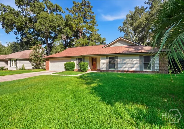 Photo 2 of Single family home for sale at 6 Bristlecone Ct, Savannah, GA 31419 | MLS# SA361920 | Listing updated on 2026-09-21