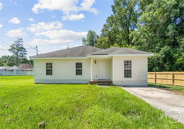 Photo 1 of Single family home for sale at 2003 Mitchell St, Savannah, GA 31405 | MLS# SA362977 | Listing updated on 2026-08-19