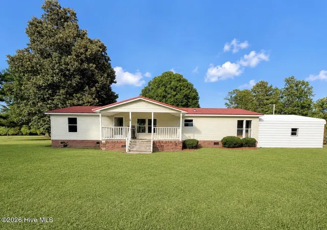 1st image of 572 Ben Jones Rd, Lake Waccamaw, NC 28450 | MLS# 100597802
