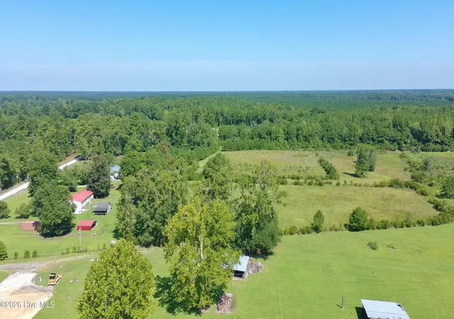 3rd image of 572 Ben Jones Rd, Lake Waccamaw, NC 28450 | MLS# 100597802