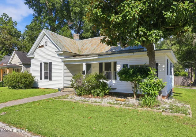 Photo 3 of Single family home for sale at 411 Latham St, Greenville, NC 27834 | MLS# 100597895 | Listing updated on 2026-09-22