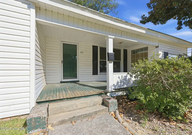 Photo 3 of Single family home for sale at 411 Latham St, Greenville, NC 27834 | MLS# 100597895 | Listing updated on 2026-09-22