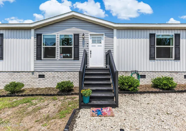 Photo 3 of Manufactured home for sale at 2097 Fay Cir SW, Supply, NC 28462 | MLS# 100597704 | Listing updated on 2026-09-11