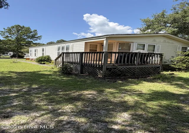 Photo 3 of Manufactured home for sale at 606 Galley Ct, Hampstead, NC 28443 | MLS# 100597722 | Listing updated on 2026-09-25