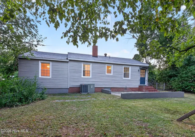 3rd image of 2315 Henry Cir, Augusta, GA 30906 | MLS# 100593118