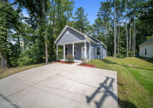 Photo 3 of Single family home for sale at 116 Deerfield Rd, Castle Hayne, NC 28429 | MLS# 100596356 | Listing updated on 2026-09-14