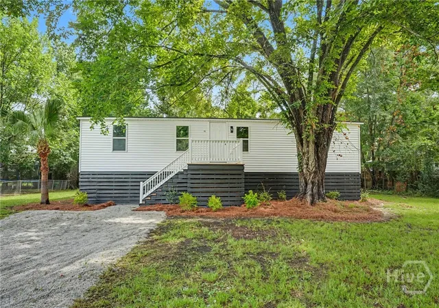 1st image of 51 2nd St, Richmond Hill, GA 31324 | MLS# SA360465