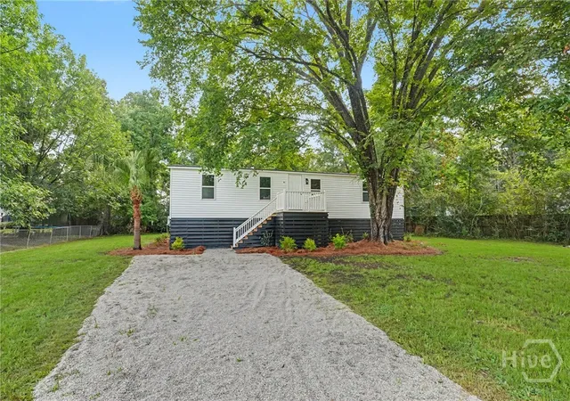 Photo 3 of Single family home for sale at 51 2Nd St, Richmond Hill, GA 31324 | MLS# SA360465 | Listing updated on 2026-09-17