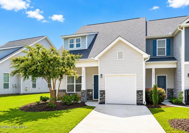 Photo 3 of Townhouse for sale at 1616 Bratton Ct, Wilmington, NC 28405 | MLS# 100592221 | Listing updated on 2026-09-15