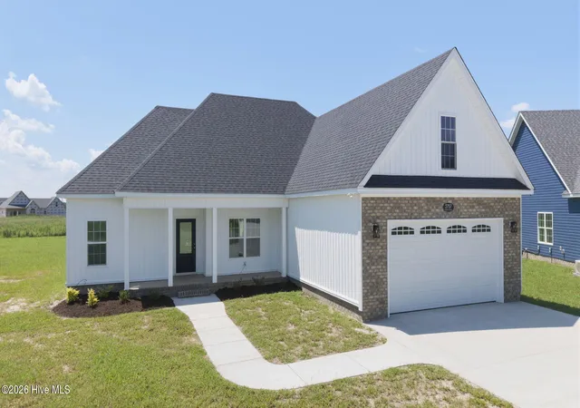 Photo 3 of Single family home for sale at 2757 Whitaker Glen Dr, Farmville, NC 27828 | MLS# 100596925 | Listing updated on 2026-09-20