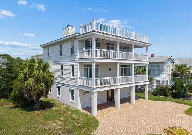Photo 1 of Single family home for sale at 10 8th St, Tybee Island, GA 31328 | MLS# SA362790 | Listing updated on 2026-08-27