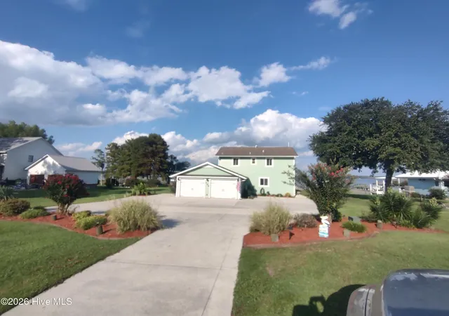 Photo 3 of Single family home for sale at 224 River Reach Dr, Swansboro, NC 28584 | MLS# 100599221 | Listing updated on 2026-09-02