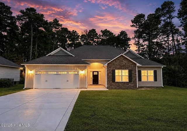 Photo 2 of Single family home for sale at 1831 Caracara Dr, New Bern, NC 28560 | MLS# 100563085 | Listing updated on 2026-08-31