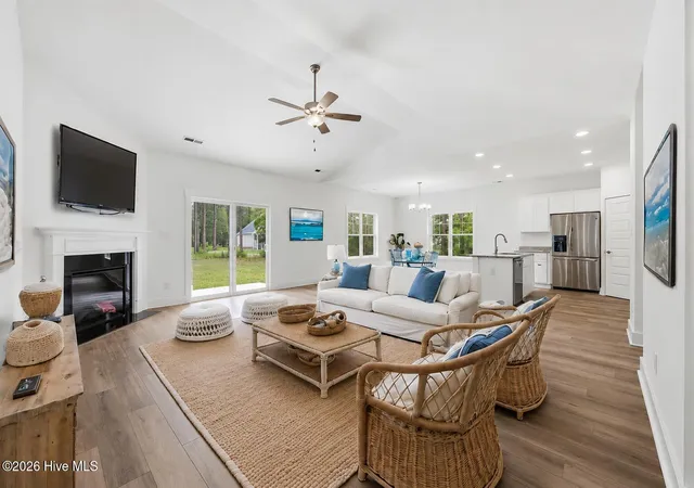 Photo 4 of Single family home for sale at 1831 Caracara Dr, New Bern, NC 28560 | MLS# 100563085 | Listing updated on 2026-08-31