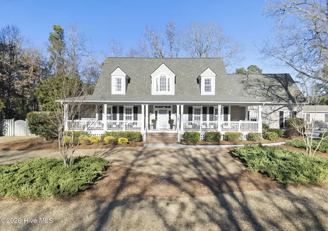 Photo 2 of Single family home for sale at 901 John's Orchard Ln, Wilmington, NC 28411 | MLS# 100598038 | Listing updated on 2026-09-21