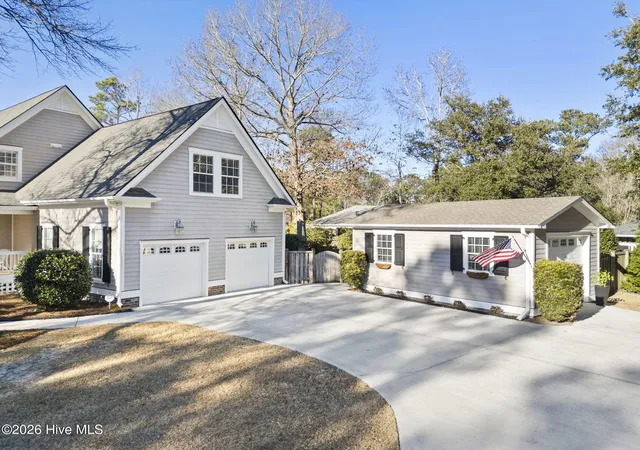 Single family home for sale at 901 John'S Orchard Ln, Wilmington, NC 28411 | MLS# 100598038 | Listing updated on 2026-09-21