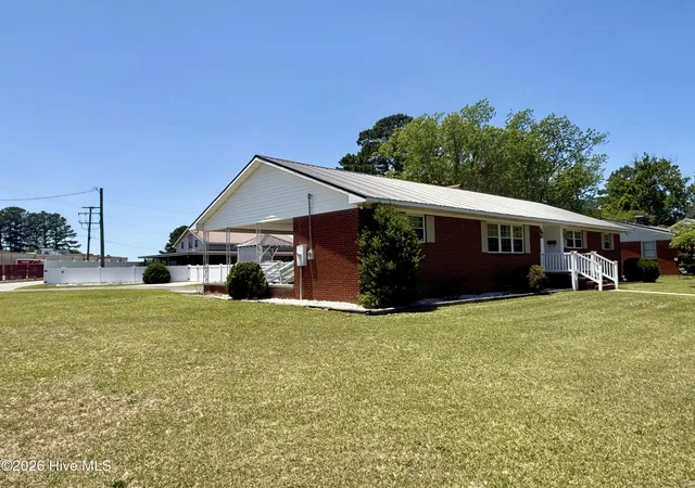 Photo 4 of Single family home for sale at 212 Sunset Dr, Williamston, NC 27892 | MLS# 100555939 | Listing updated on 2026-08-28