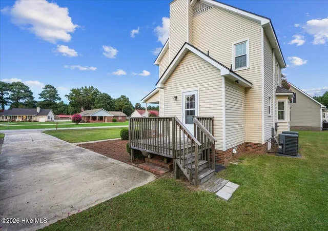 Photo 3 of Single family home for sale at 300 Trappers Wood Dr, Goldsboro, NC 27530 | MLS# 100596083 | Listing updated on 2026-09-09
