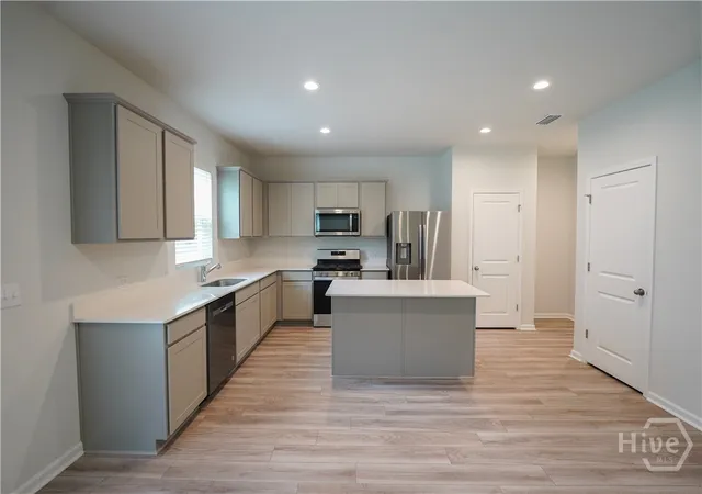 4th image of 31 Cambium Cir, Richmond Hill, GA 31324 | MLS# SA363500